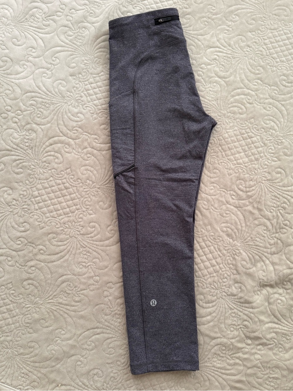 Lululemon Heathered Black Speed Up Cropped 21” Leggings